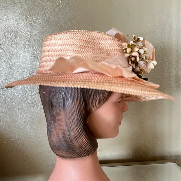 DELIGHTFUL 1960s' IVORY/PEACH STRAW FEDORA + FABRIC FLOWERS & TAFFETA BANDS